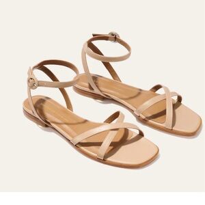 Margaux The FLAT SANDAL Leather Ankle-Strap Flat Sandals in Nappa Magnolia